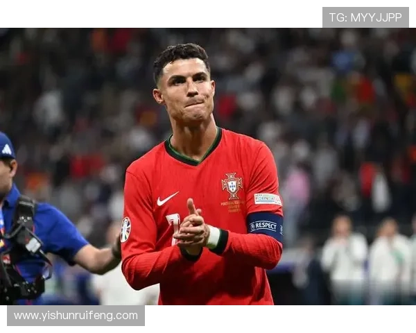 全球耀眼足球明星盘点他们的名字与成就解析